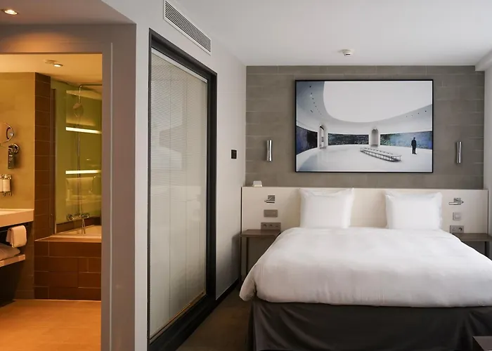 Pullman Tour Eiffel 4* Parigi