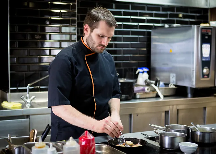 Pullman Tour Eiffel 4* Parigi