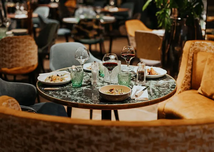 Pullman Tour Eiffel Párizs