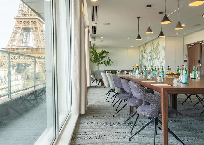 Hotel Pullman Tour Eiffel 4*