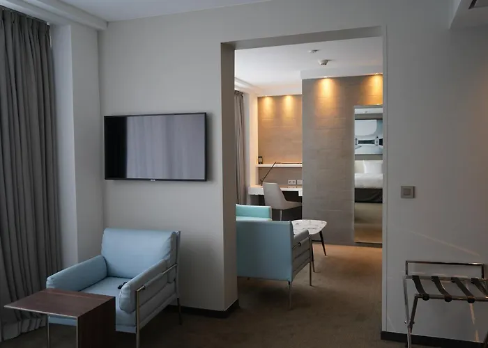 Hotel Pullman Tour Eiffel 4*