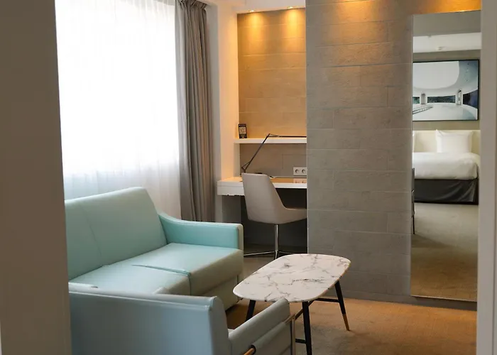 Pullman Tour Eiffel Párizs