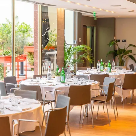 Pullman Tour Eiffel 4* פריז